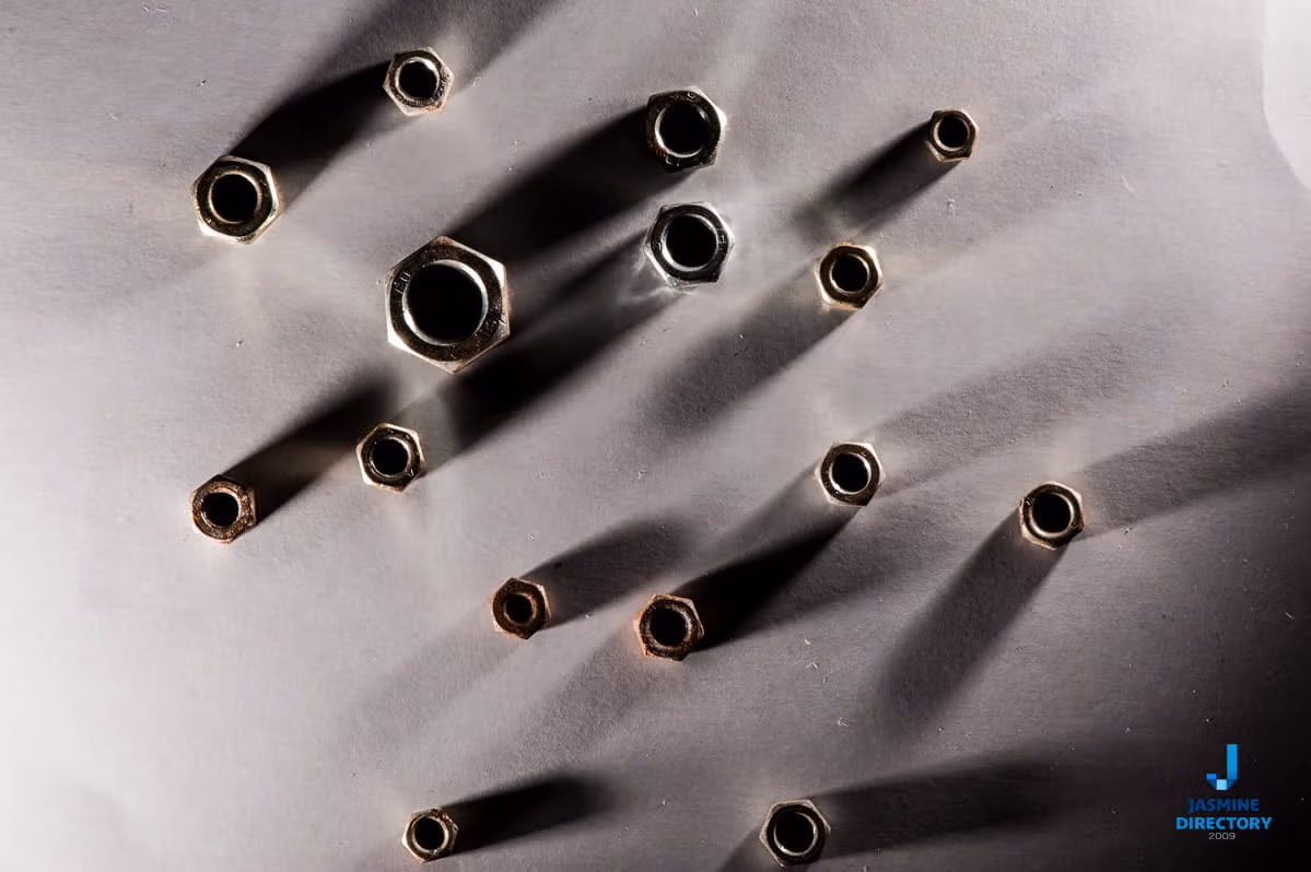Photo of various screw sizes