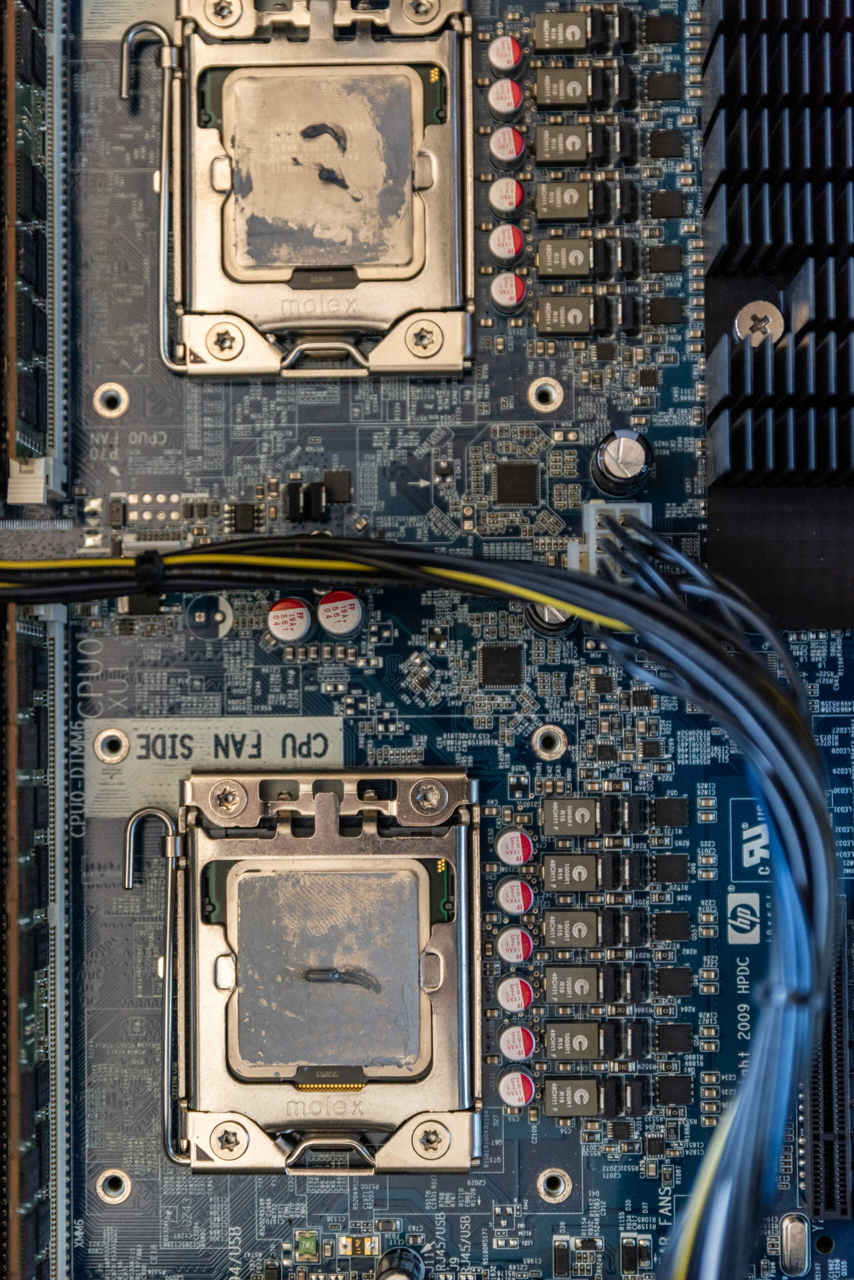 Applying thermal on the CPU slots