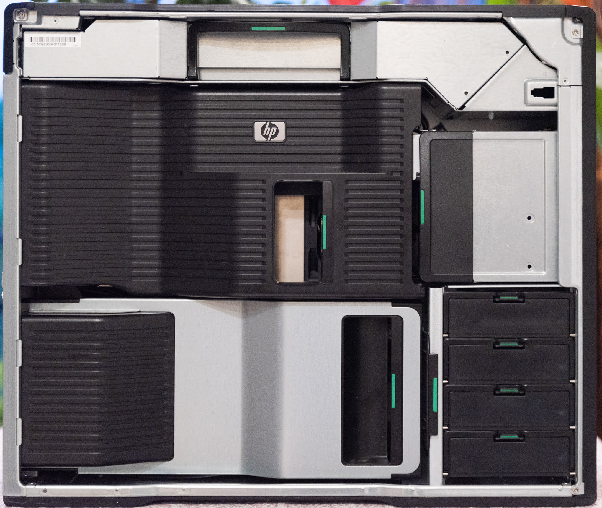 The HP Z800 modular interior case