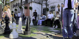 The “Search Everywhere” Strategy: SEO Beyond Google (TikTok, Reddit, AI)