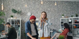 Clever ways businesses reduce holiday season stress Collaborative office workspace with team members