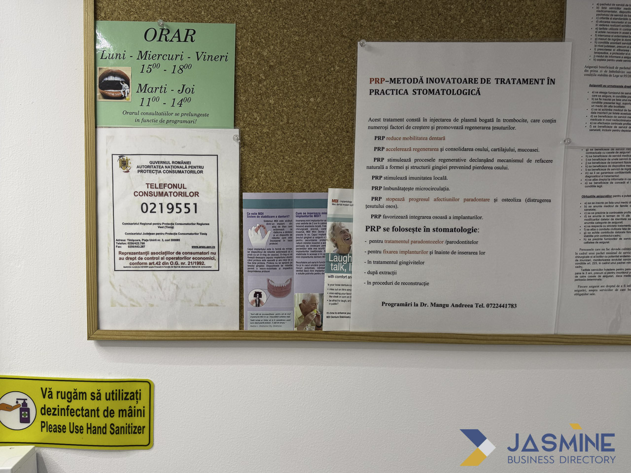 Cork bulletin board displaying office hours and informational notices in Romanian, demonstrating how businesses communicate their opening times to local customers seeking services.